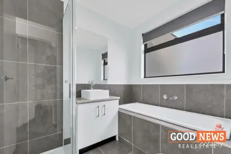 Property photo of 81 Normanby Boulevard Deanside VIC 3336