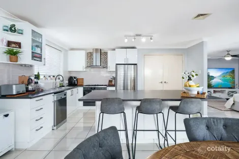 Property photo of 10 Dodonea Circuit Mount Annan NSW 2567