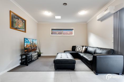 Property photo of 2/41-45 Valencia Circuit Cranbourne VIC 3977