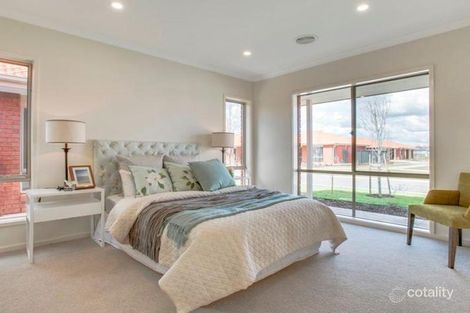 Property photo of 10/2 Rochester Parade Cranbourne East VIC 3977