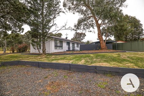 Property photo of 10 Brooke Place Wanniassa ACT 2903