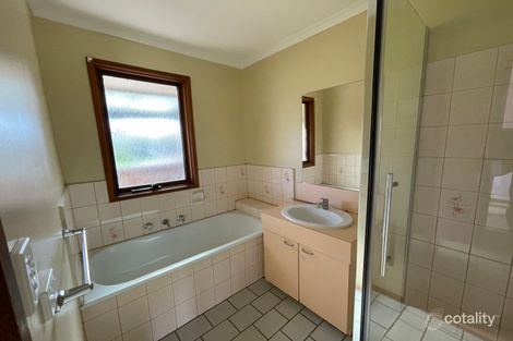 Property photo of 5 Lydford Court Werribee VIC 3030
