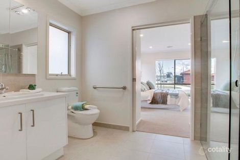 Property photo of 10/2 Rochester Parade Cranbourne East VIC 3977
