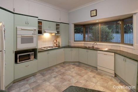 Property photo of 10 Peacock Avenue West Wodonga VIC 3690