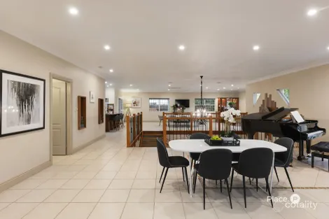 Property photo of 3 Highbury Close Carindale QLD 4152