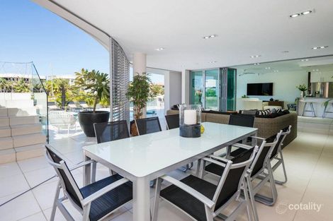 Property photo of 19 The Sovereign Mile Paradise Point QLD 4216