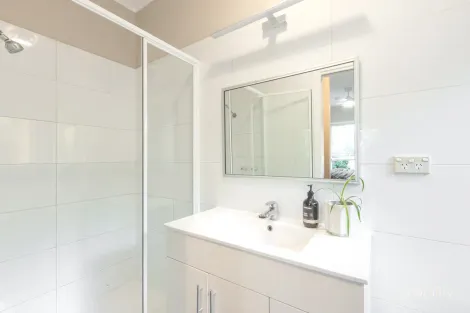 Property photo of 23 Bridge Road Bushfield VIC 3281