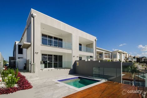 Property photo of 2/14 East Quay Drive Biggera Waters QLD 4216