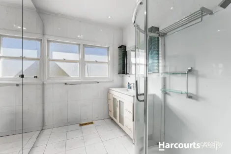 Property photo of 53 Manningham Road Bulleen VIC 3105