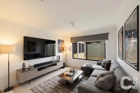 Property photo of 5 Berrow Place Leda WA 6170