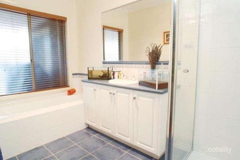 Property photo of 22 Bramshaw Crescent Hillside VIC 3037