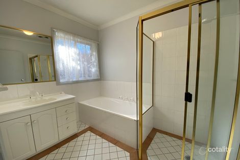 Property photo of 2/11 Southern View Drive West Albury NSW 2640