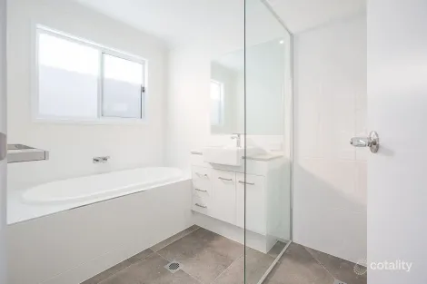 Property photo of 13 Lauenstein Crescent Pimpama QLD 4209