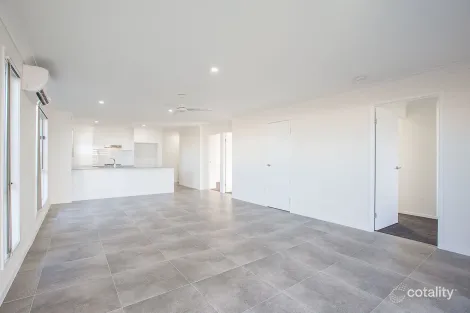 Property photo of 13 Lauenstein Crescent Pimpama QLD 4209