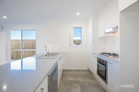 Property photo of 13 Lauenstein Crescent Pimpama QLD 4209