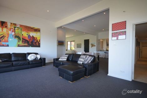 Property photo of 2 Ingleton Street Long Gully VIC 3550