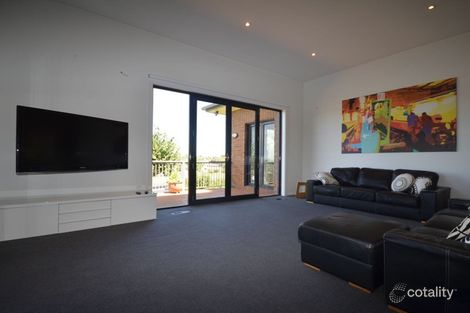 Property photo of 2 Ingleton Street Long Gully VIC 3550