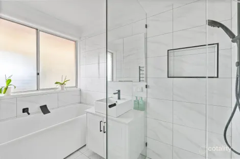 Property photo of 5 Kirkfell Court Berwick VIC 3806