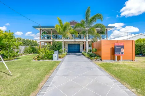 Property photo of 2 Esplanade Innes Park QLD 4670