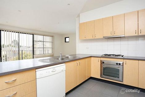 Property photo of 21/1 Conservatory Drive Burwood VIC 3125