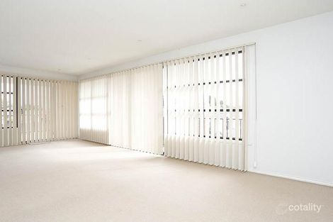 Property photo of 21/1 Conservatory Drive Burwood VIC 3125