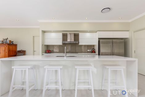 Property photo of 32 Lever Place Royalla NSW 2620