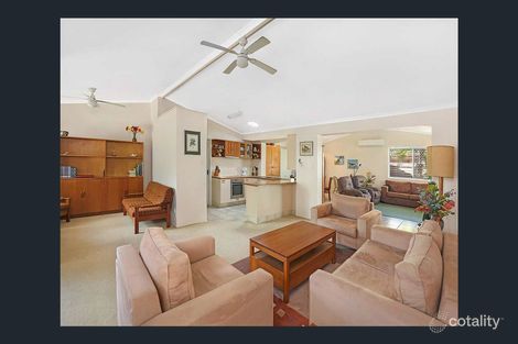 4 Nagari Pl, Warana, QLD 4575