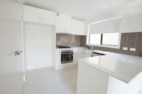 Property photo of 19 Brookfields Mews Lavington NSW 2641