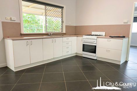 2 Clarke St, Mornington, QLD 4825