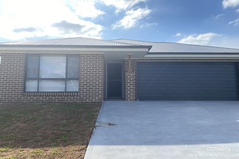 8 Joyner St, Thirlmere, NSW 2572