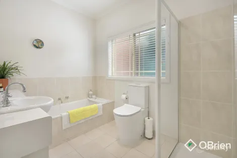 Property photo of 1/10 Poinciana Street Frankston South VIC 3199