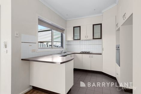 Property photo of 30 Amberlea Circuit Taylors Hill VIC 3037