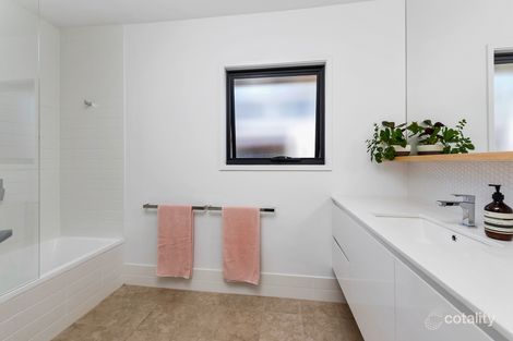 Property photo of 110/390 Simpsons Road Bardon QLD 4065