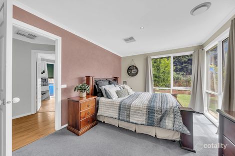 Property photo of 11 Greenslopes Drive Carrum Downs VIC 3201