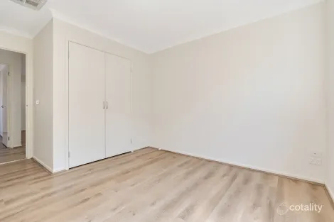 Property photo of 16 Primrose Crescent Mickleham VIC 3064