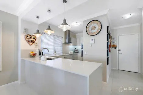 Property photo of 2/7 Holborow Close Surfers Paradise QLD 4217