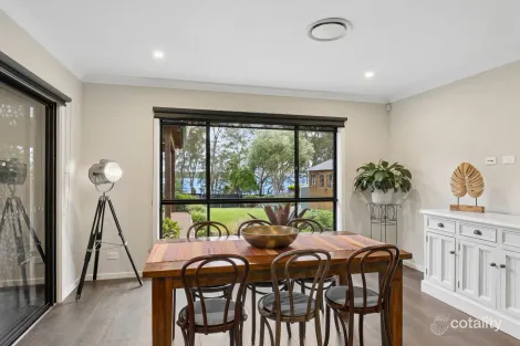 Property photo of 16 Diamond Head Drive Budgewoi NSW 2262