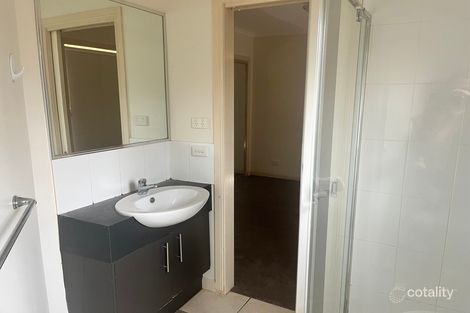Property photo of 2/2 Pitanga Gardens Werribee VIC 3030