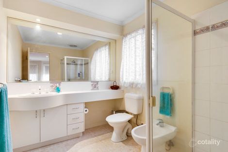 Property photo of 4 Roper Court Taylors Lakes VIC 3038