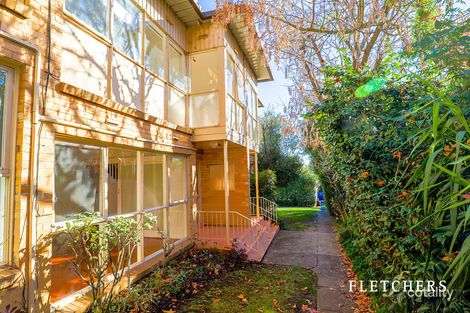 Property photo of 2/12 Wattle Valley Road Canterbury VIC 3126