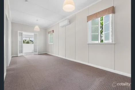 Property photo of 33 Raeburn Street Manly QLD 4179