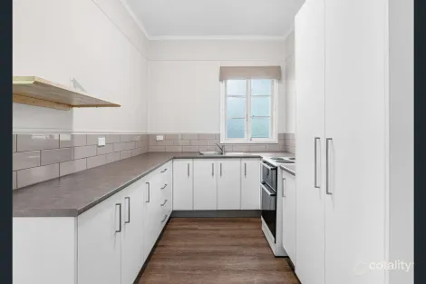 Property photo of 33 Raeburn Street Manly QLD 4179