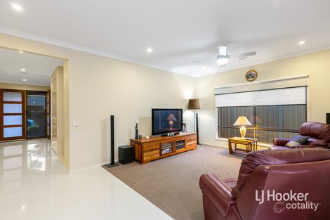 Property photo of 28 Shiraz Crescent Point Cook VIC 3030