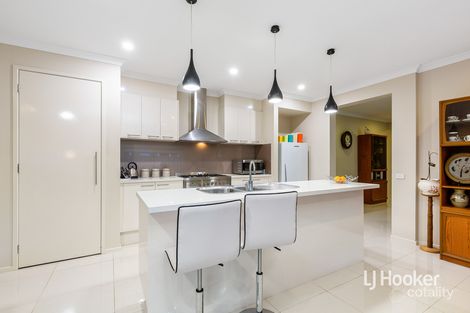 Property photo of 28 Shiraz Crescent Point Cook VIC 3030