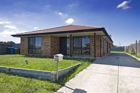 19 Mingay Pl, Cranbourne West, VIC 3977