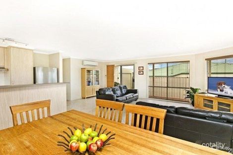 8 Crestview Lane, Hackham, SA 5163