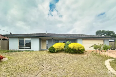 Property photo of 4 Manningtree Parade Craigieburn VIC 3064