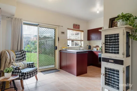 Property photo of 32 Athol Avenue Roxburgh Park VIC 3064