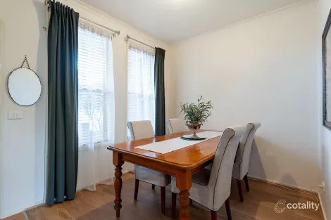 Property photo of 32 Athol Avenue Roxburgh Park VIC 3064