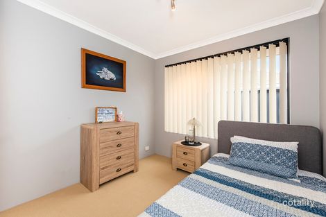 Property photo of 17 Chesapeake Parade Port Kennedy WA 6172